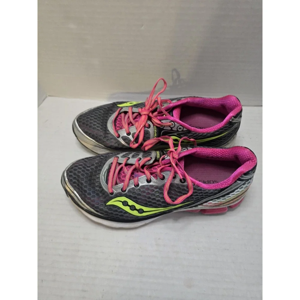 Women Saucony‎ Triump 10